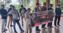 Bupati Umroh, Masyarakat Kelurahan Pelalawan Demo ke Pekanbaru, Minta DPRD Riau Ambil Alih Perundingan Tanaman Kehidupan dari Pemkab
