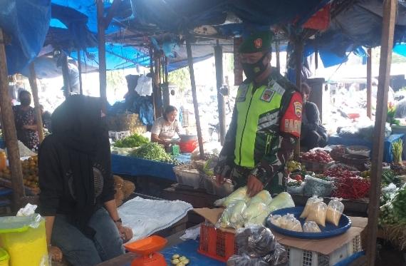 Cegah Penularan Covid-19, Serda Sarju Sisir Tiga Lokasi di Kota Industri