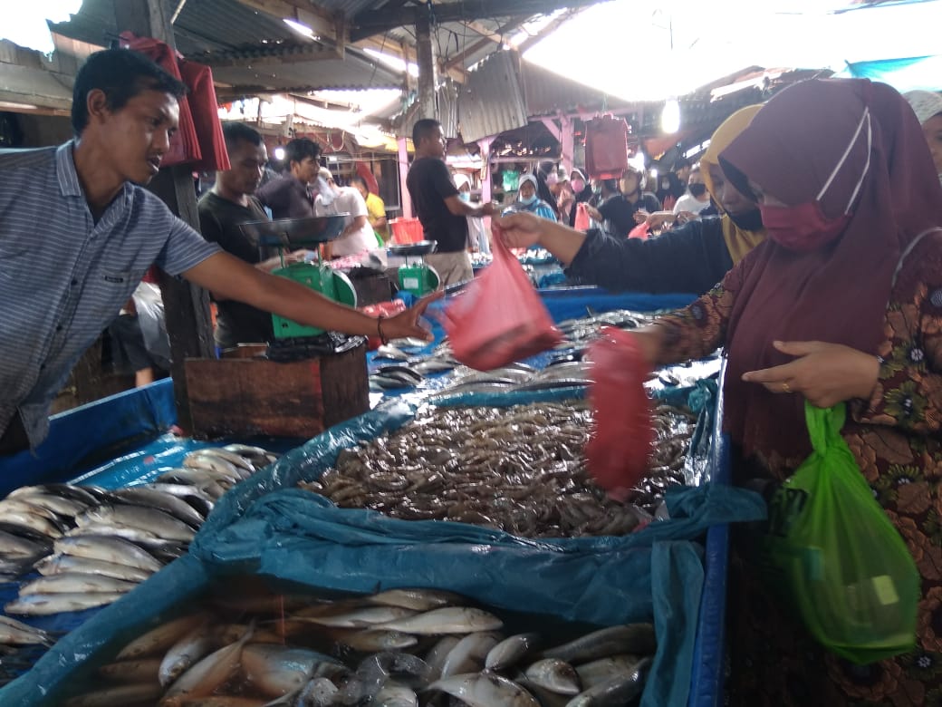 Kendati Harganya Naik, Stok Kebutuhan Pokok Masih Aman