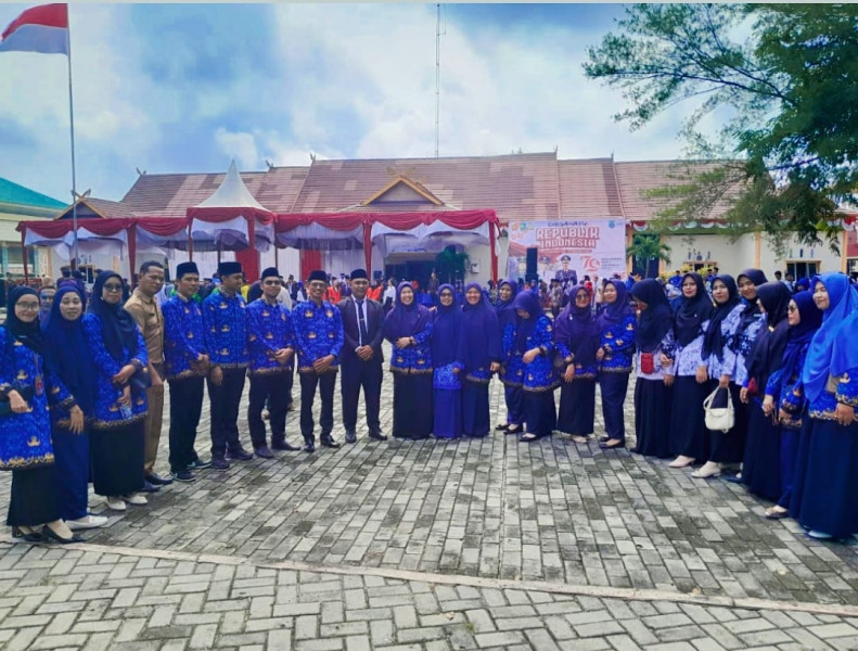 HUT RI Ke 79, Dewan Terpilih Jufrizal Jumpai Guru SMA 2 Tualang, Ada Apa ?