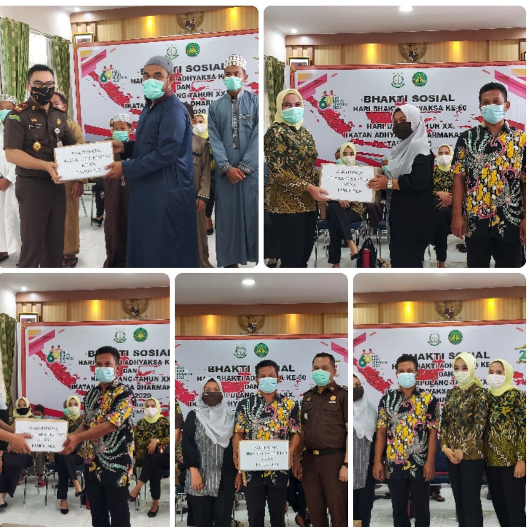 Dalam Rangka HBA Ke-60  dan HUT IAD XX tahun 2020 Kejari Pelalawan melaksanakan Bakti Sosial