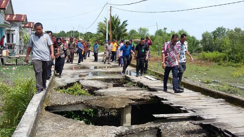 Bupati Suyatno: Jembatan Kayu Sinaboi Akan Diganti Kontruksi Beton