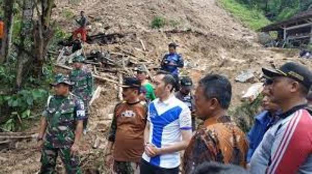 Empat Korban Longsor di Desa Sidomulyo Pacitan Belum Ditemukan