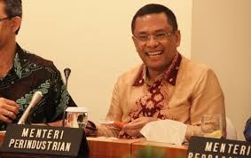Menperin Dampingi Perakit TV Kembangkan Usaha dan Peroleh SNI