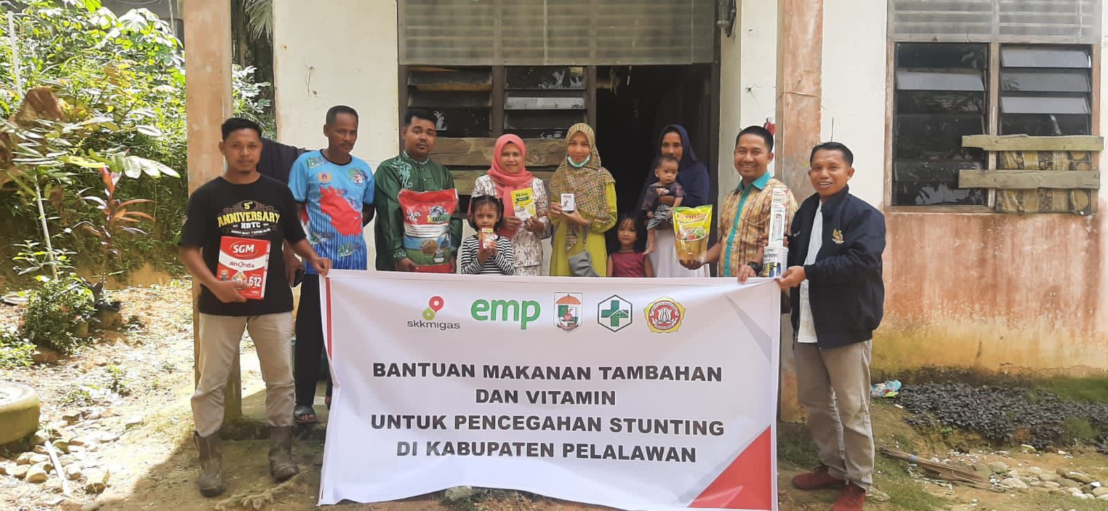 EMP Bentu Ltd Salurkan Sembako dan Vitamin ke Puskesmas Langgam dan Pangkalan Kerinci