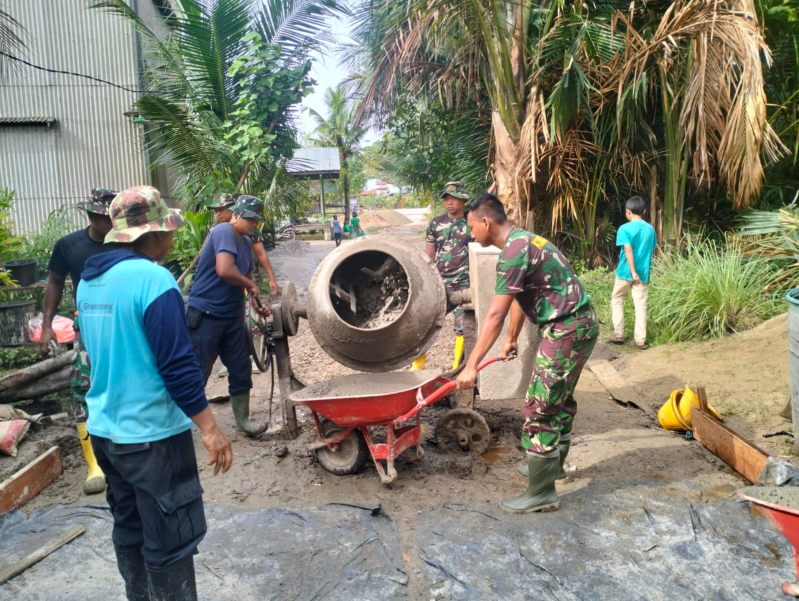 Program TMMD ke 115 Kodim 0313/KPR Wujud Upaya Meningkatkan Kesejahteraan Masyarakat