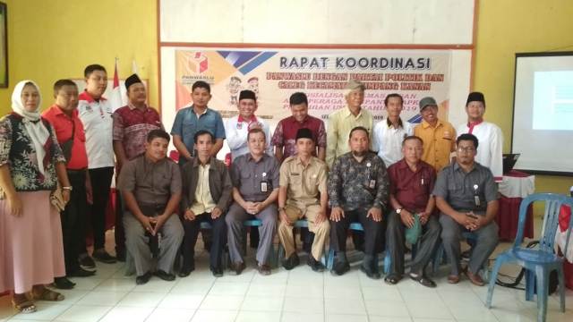 Rendahnya Pemahaman Aturan Pemilu, Panwaslu Rokan Hilir Tertibkan APK Caleg