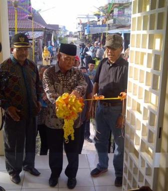 Resmikan MCK di Kelurahan Kuala Kampar, Bupati Minta Masyarakat Tak Lagi Buang Air Sembarangan.