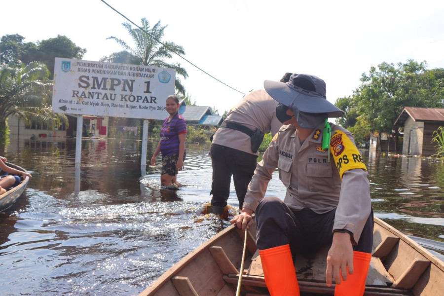 Kapolres Rohil Cek 21 Lokasi TPS Terendam Banjir