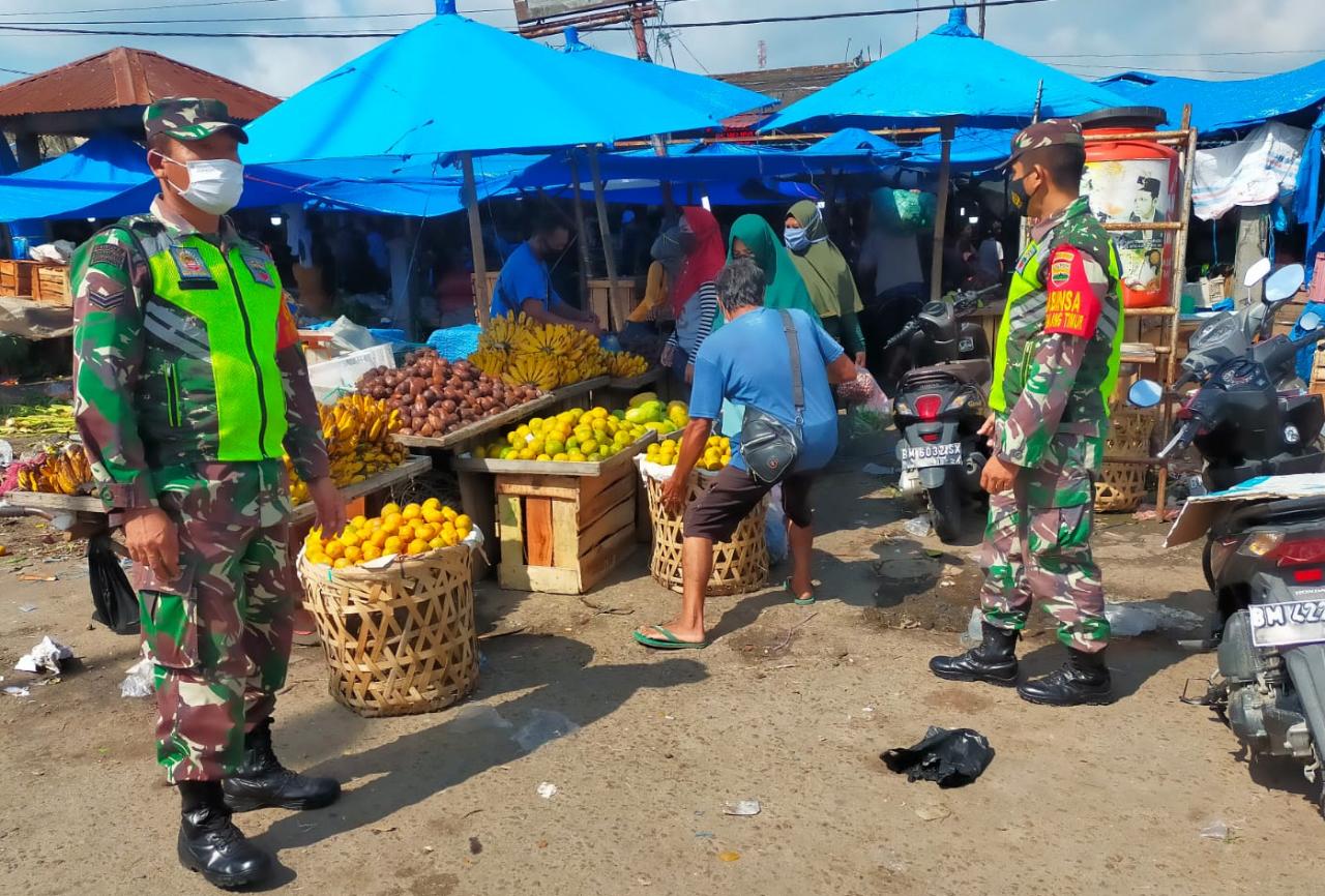 Sisir 4 Lokasi, Sertu Alexander Sigalingging Ingatkan Warga Wajib Patuhi Prokes