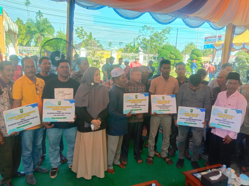 Poktan dan Nelayan  Rohil Terima Bantuan Provinsi Riau