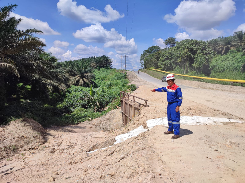 Jalan Rusak dan Nyaris Longsor, PHR Gerak Cepat Perbaiki Polongan di Libo Kandis