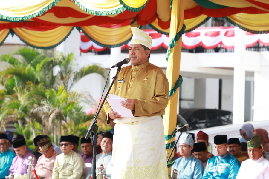 Pimpin Upacara HUT Riau ke-67, Alfedri : Semangat Membangun Sampai ke Kampung-kampung