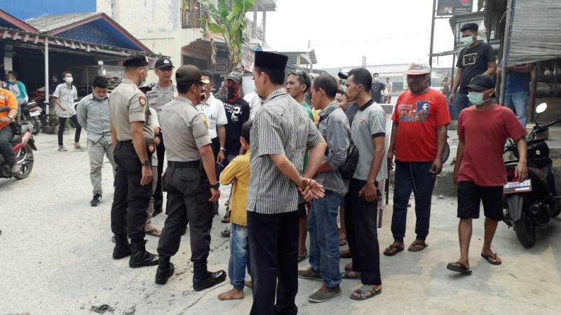 Tanam Batang Pisang, Warga Bunut Tagih Kesepakatan Permanen Simpang 4 Jalan Bunut Tualang