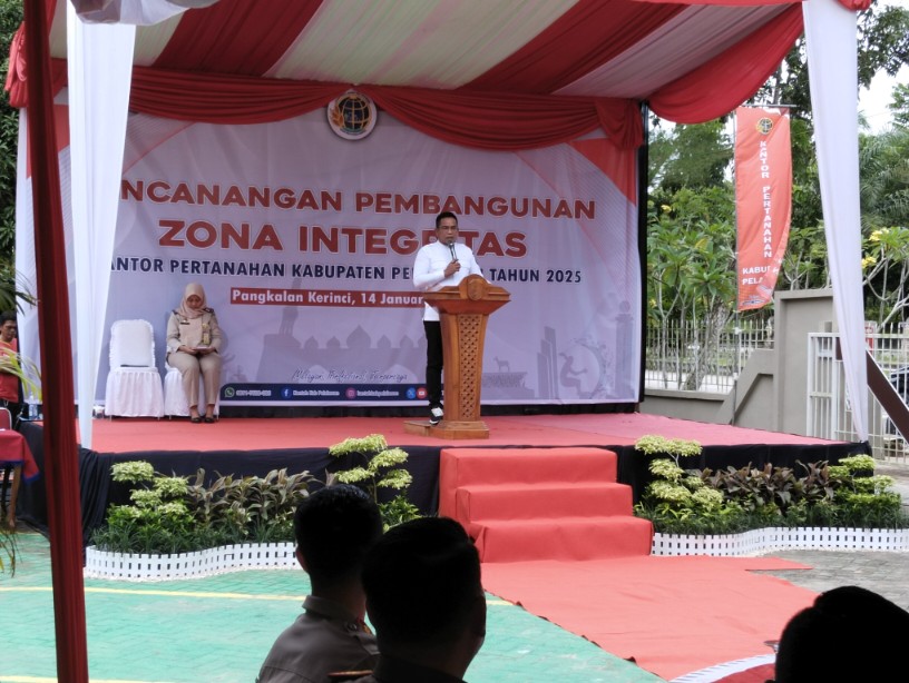 Hadiri Pencanangan Pembangunan Zona Integritas Kantah Pelalawan, Ini Harapan Bupati Zukri