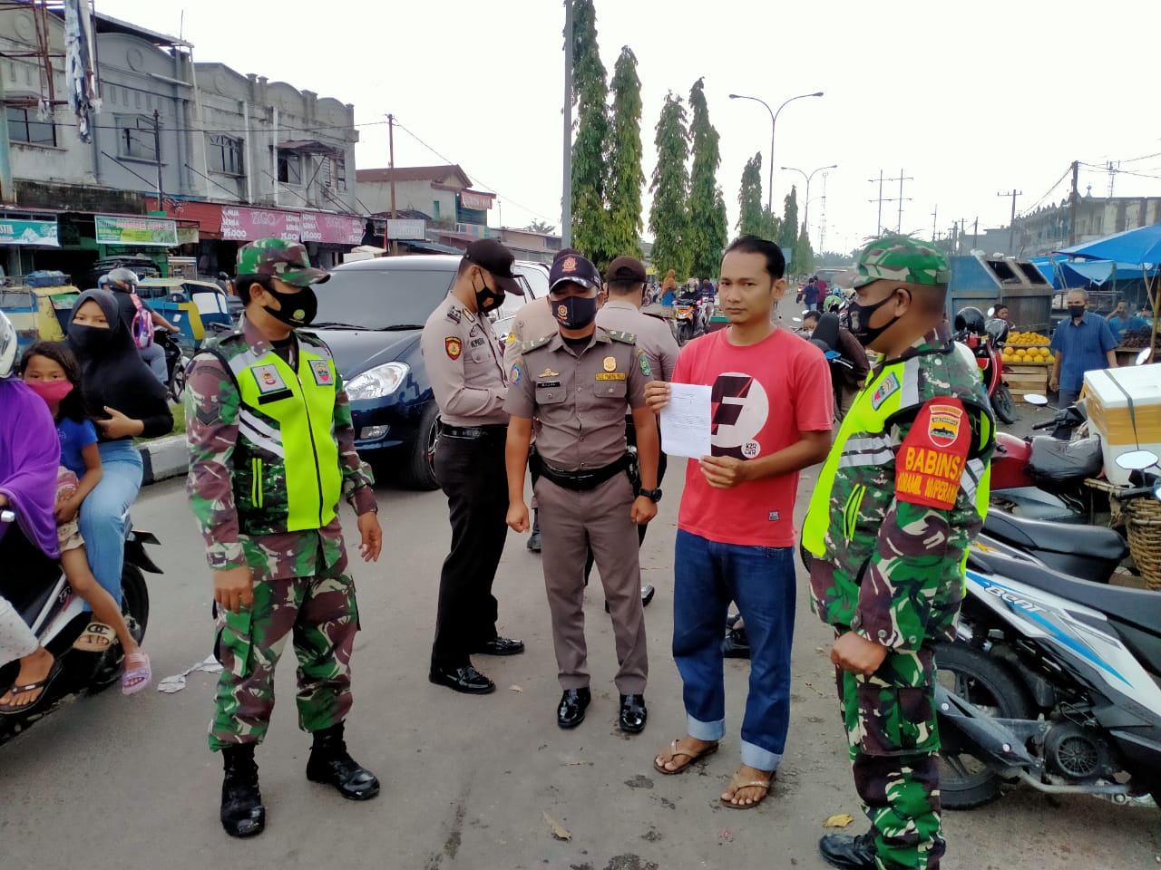 Pelanggar Prokes Buat Pernyataan,  Serka Edy Suprianto: Biar Mereka Jera