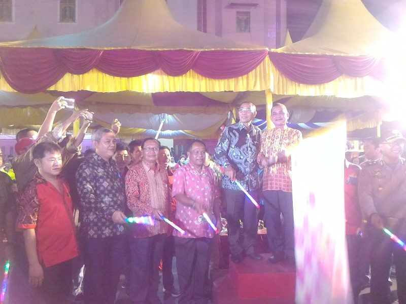 Sekda Rohil Lepas Pawai Festival Lampion Malam Cap Goh Meh