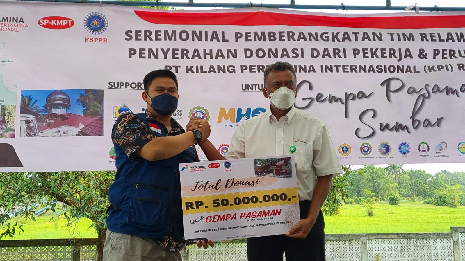 KPI RU II Dumai Salurkan Bantuan Peduli Panti Asuhan dan Korban Gempa Pasaman