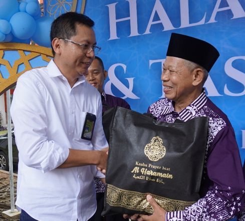 Wujud Komitmen Terhadap Kesejahteraan Holistik Pekerja, PT Sigma Cipta Utama Lepas Keberangkatan Calon Jamaah Haji 2025