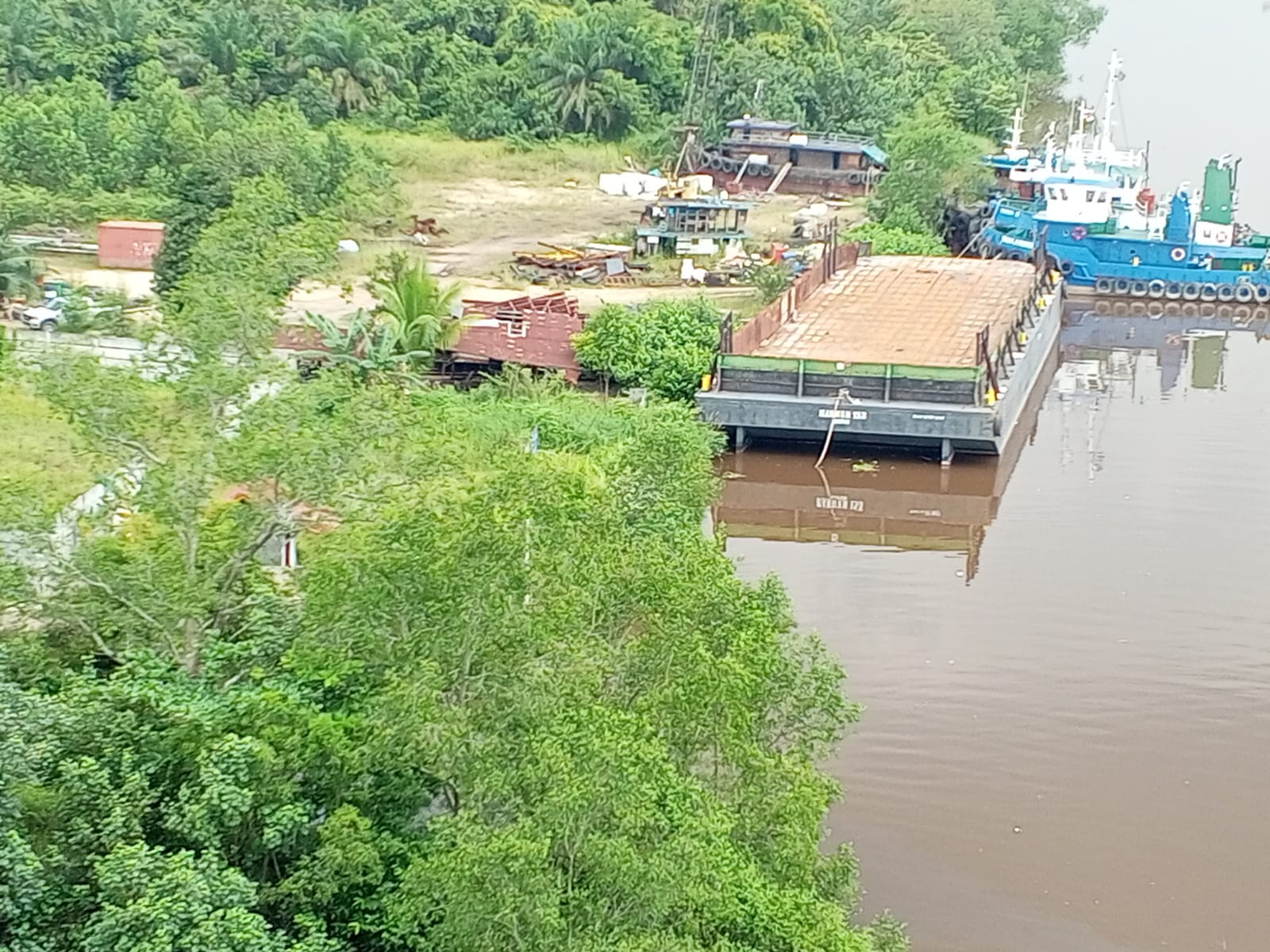 Galangan Kapal di Bawah Jembatan Maredan Diduga Tidak Kantongi Izin