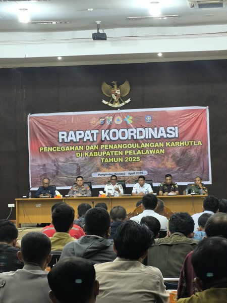 Bupati Zukri Pimpin Rakor Pencegahan dan Penanggulangan Karhutla Tahun 2025