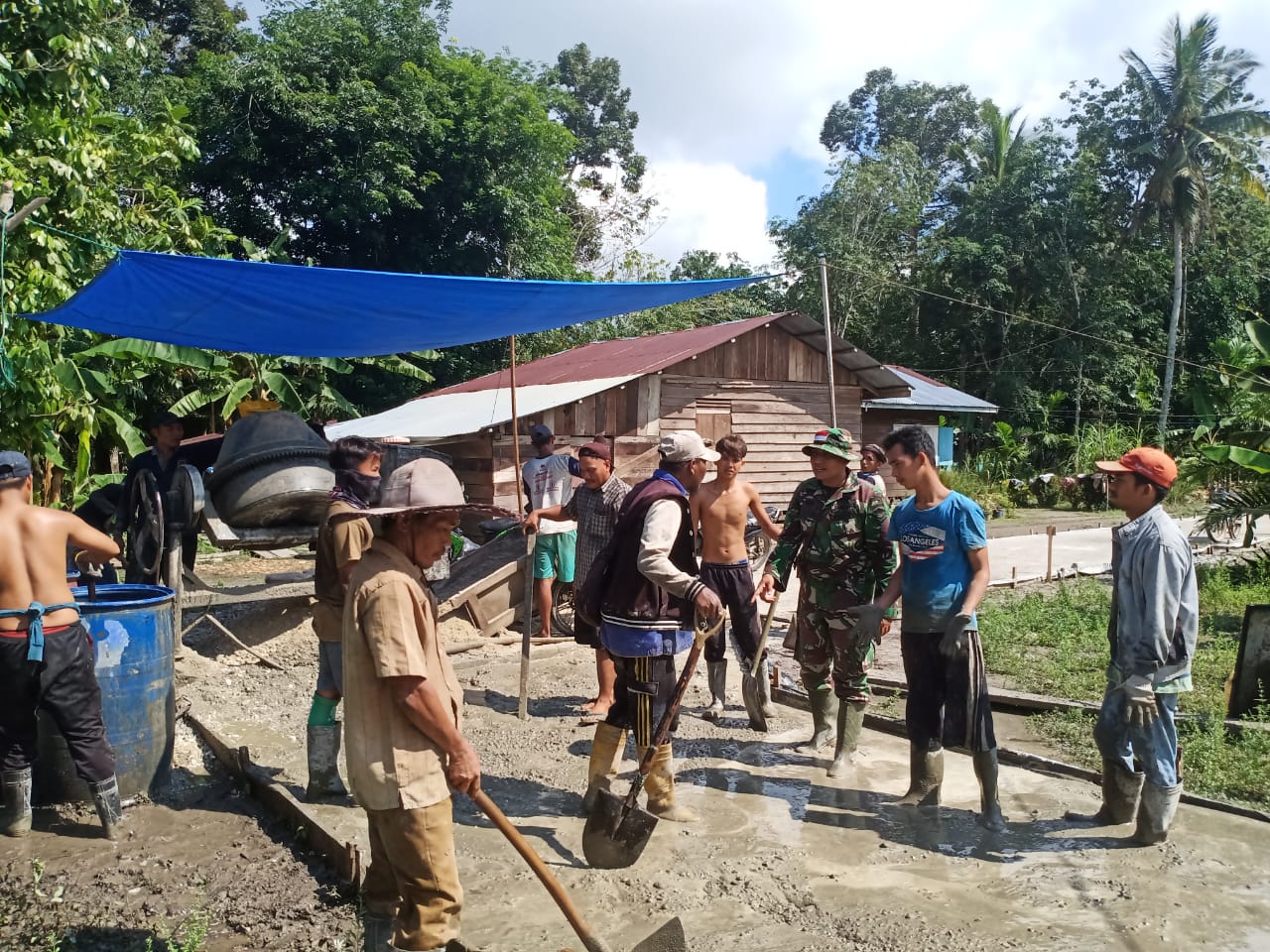 Pembangunan Jalan Gang Ibrahim, Desa Halus Ekonomi Mulus Bersama TMMD