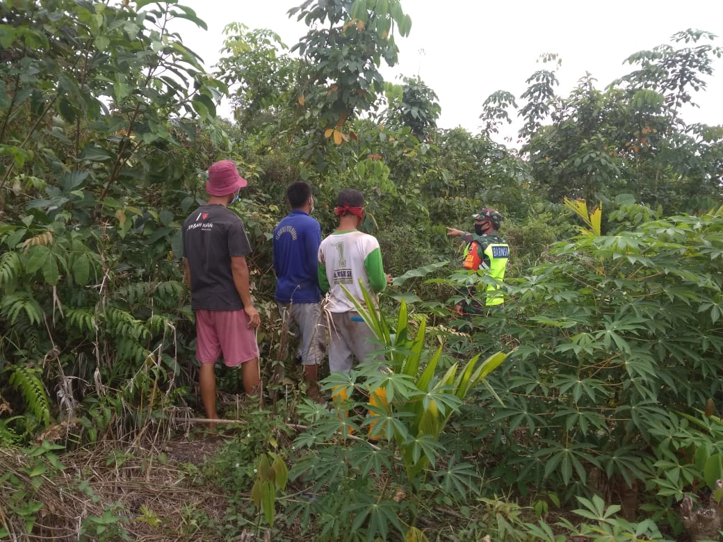 Berdampak Pada Kesehatan, Serda Purnomo Ajak Masyarakat Rantau Panjang Tidak Membakar Lahan