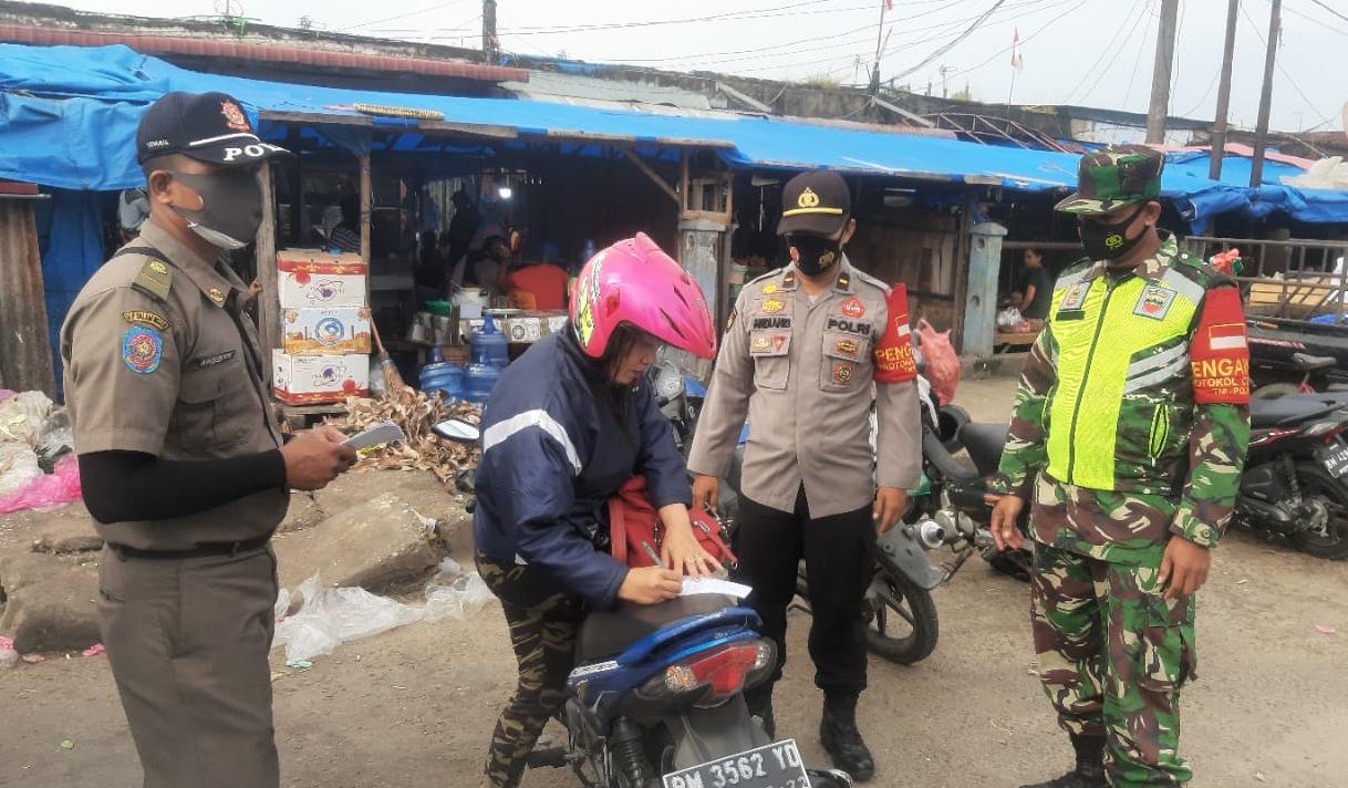 Serda Sarju Berikan Imbauan Prokes ke Warga Tualang