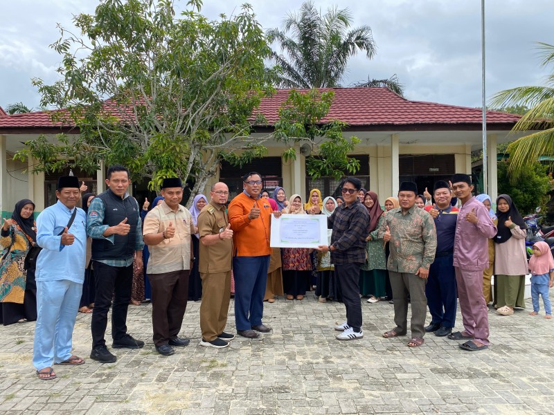 Bantuan Pendidikan, EMP Bentu Bawa Semangat Baru bagi MI Darul Falah Langgam