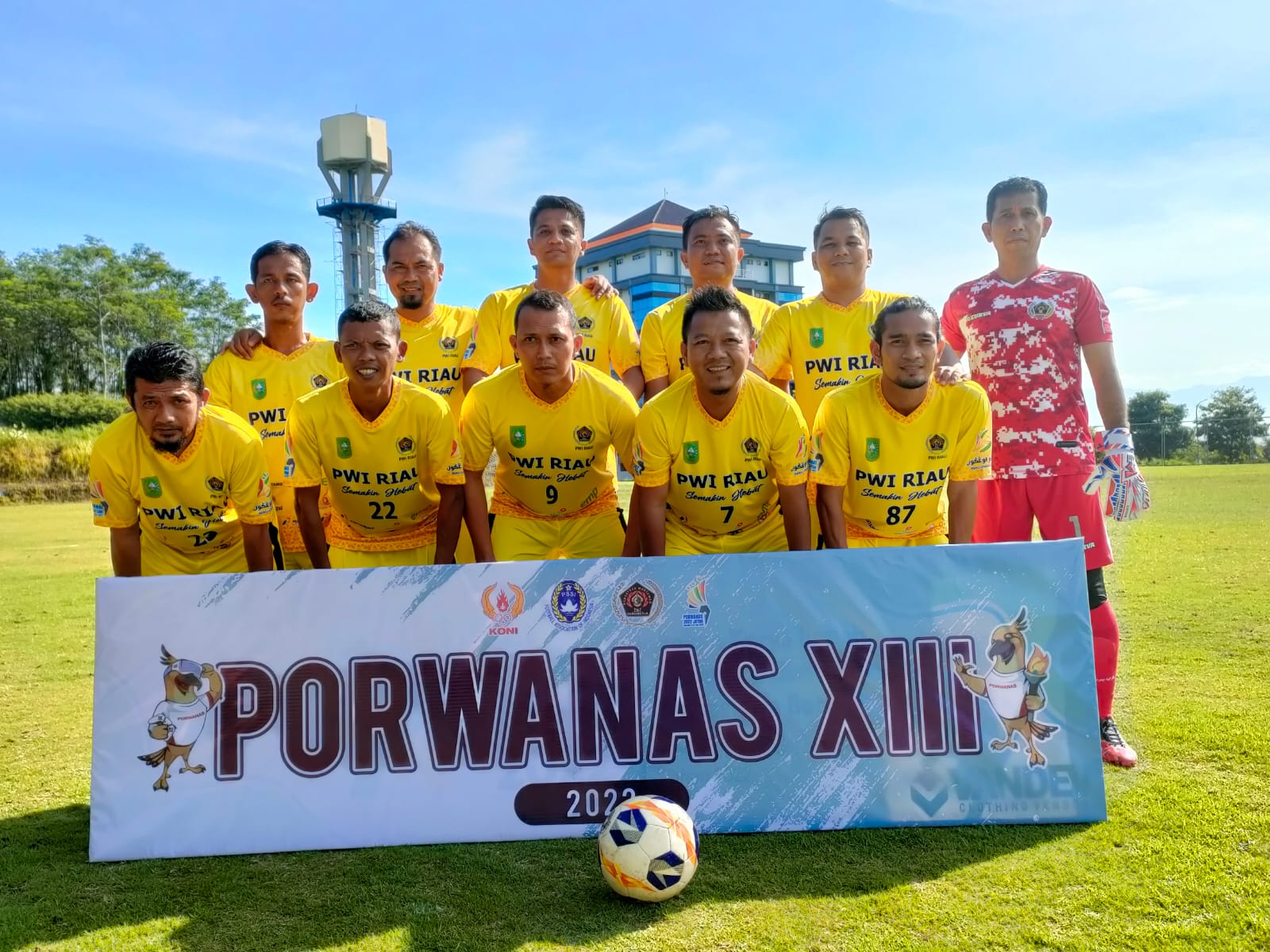 Porwanas 2022 Malang, Tim Sepakbola PWI Riau Cukur Sumsel 4 - 0