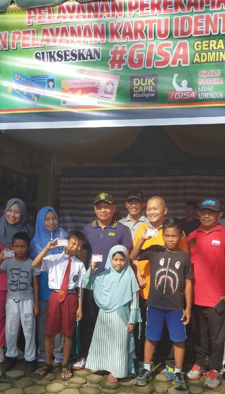 Dirangkum Dalam Kegiatan Car Free Day, Bupati Asahan Serahkan Kartu Identitas Anak (KIA)