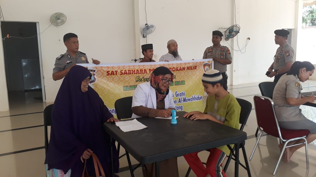 Polres Rohil Laksanakan Bhakti Sosial Pengobatan Gratis di Ponpes Imam An Nawawi