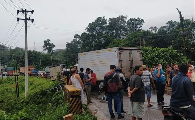 Melibatkan 5 Kendaraan, Tabrakan Beruntun di Inhu Tidak Ada Korban Jiwa