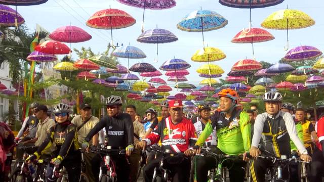 Jelang Puncak Most Attraction Cultrul, Wabup Rokan Hilir Lepas Komunitas Sepeda