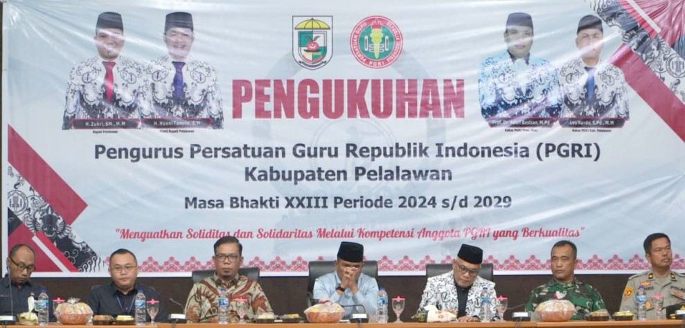 Bupati Zukri Hadiri Pengukuhan Pengurus PGRI Kabupaten Pelalawan Masa Bhakti XXIII Periode 2024–2029