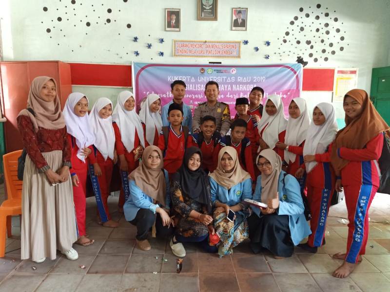 KKN UNRI Kampung Pinang Sebatang Lakukan Sosialisasi Bahaya Narkoba