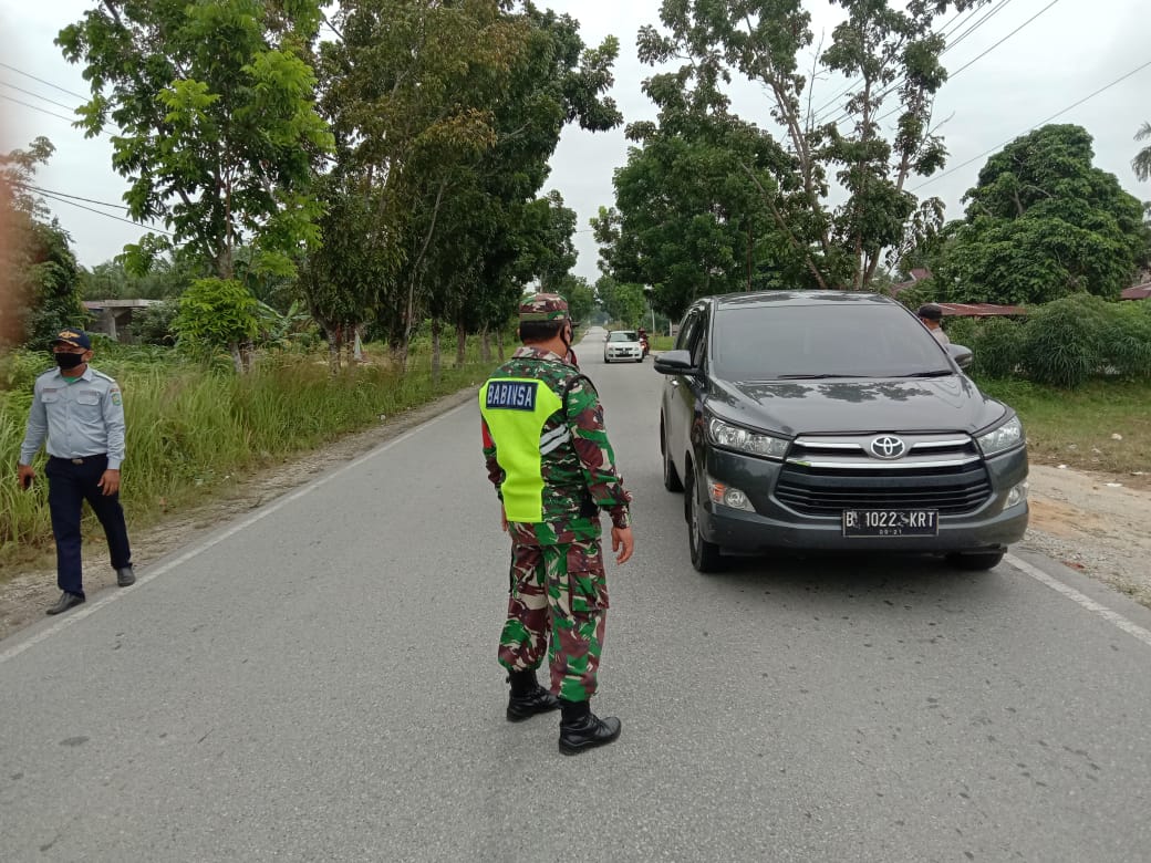 Serma Syafri Pastikan Masyarakat Lewat Buatan Dua Untuk Patuhi Prokes