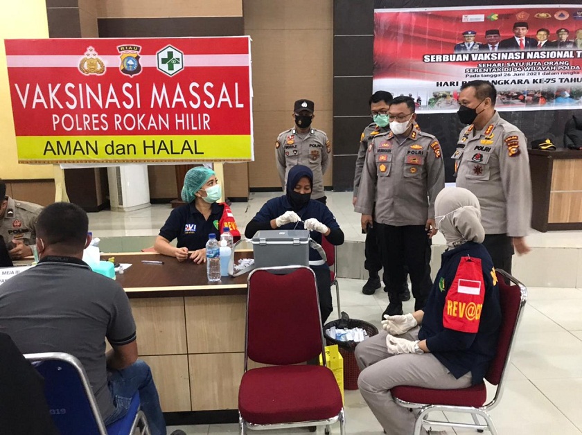 Vaksinasi di Polres Rohil Pecah Rekor, Peserta Mencapai 5.432 Orang