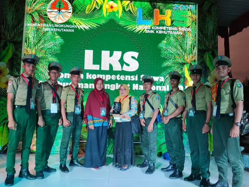 SMKN 1 Tualang Peringkat Tiga Dalam Lomba Pemanfaatan Hasil Hutan LKS