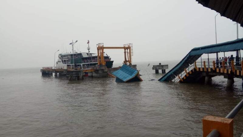 Tergerus Usia Penyebab Ambruknya Jembatan Penyebarangan Kapal Roro Siak