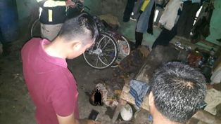 Diduga Dianiaya Anak Kandung Sendiri, Juhari Ditemukan Tewas Berlumuran Darah Di dapur