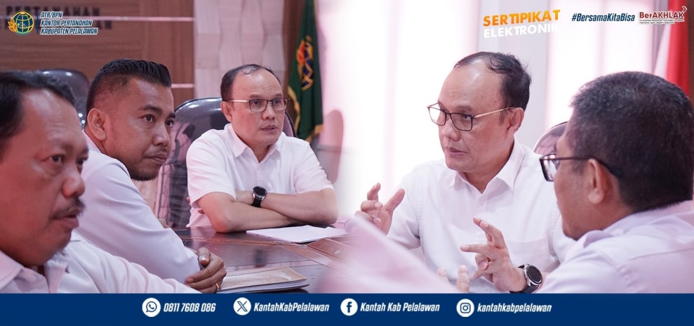 Kepala Kantor Pertanahan Pelalawan Pimpin Rapat Penyelesaian Masalah Pertanahan di Desa Kuala Tolam