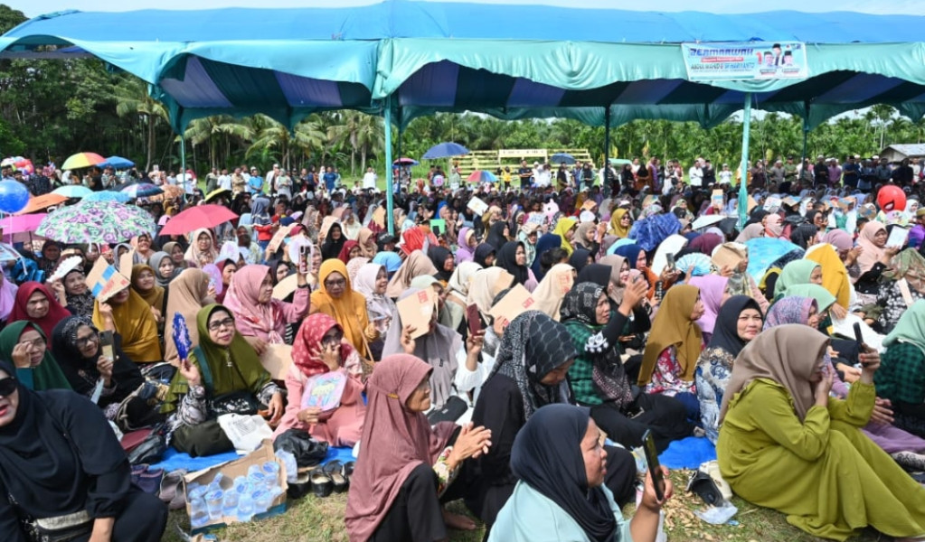 Momen Langka, Tabligh Akbar Cagubri Abdul Wahid dan UAS di Inhil dihadiri Dua Calon Bupati