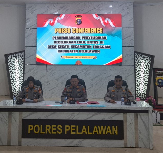 Polres Pelalawan Gelar Conferensi Pers Penetapan Tersangka Kasus Truck Colt Diesel Yang Tewaskan 15 Orang