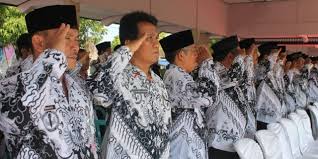 Senin Depan, Pakaian PNS Berubah