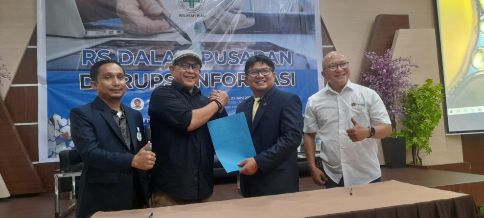 Saling Dukung, PWI Riau-PERSI Riau Teken MoU
