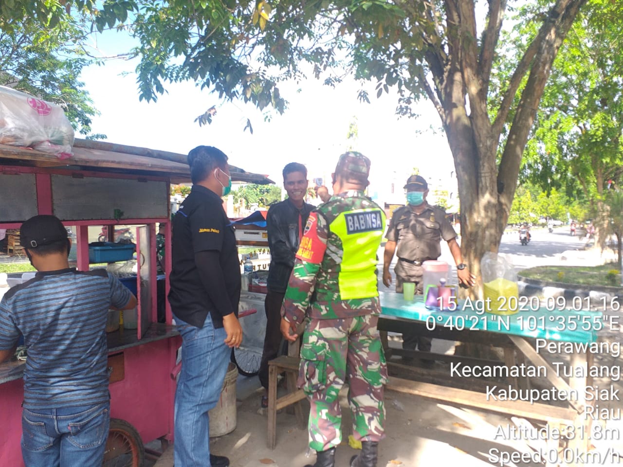 Di Tualang, Warga Tidak Pakai Masker Langsung Ditembak