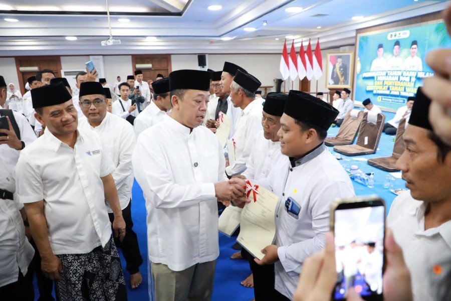 Selembar Sertipikat Menjaga Amanah Tanah Wakaf