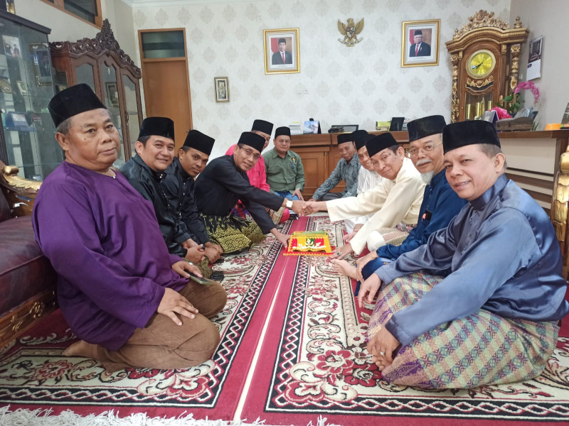 DPH LAM Rohil Datuk Sri Jufrizan Bahas Prosesi  Pengukuhan LAM Rohil 2022-2027