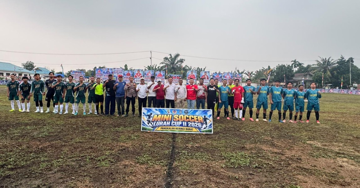 Hujan Tak Surutkan Semangat, Lurah Cup II Pangkalan Kerinci Barat Resmi Bergulir